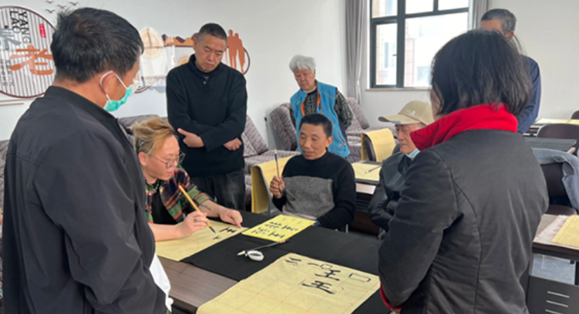 信义庄国画课堂活动现场